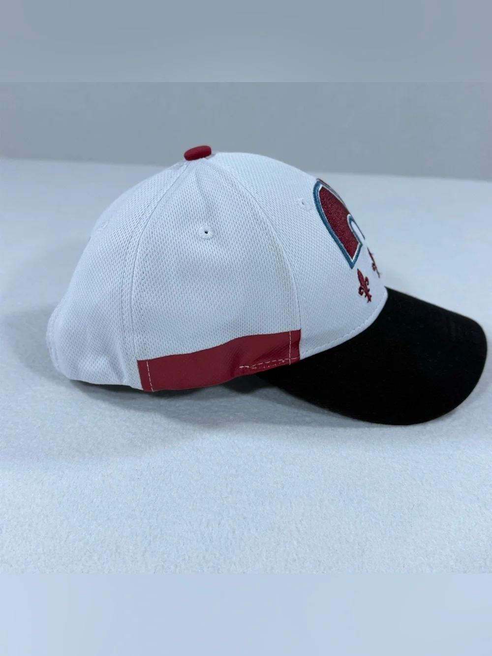 NHL Colorado Avalanche YOUTH Reverse Retro 1.0 Adjustable Snapback Hat Nordiques